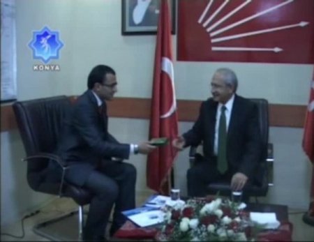 Kılıçdaroğlu’na doğum gününde Kur’an ve başörtüsü hediye edildi