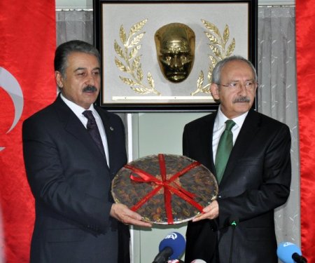 Kılıçdaroğlu'nden esnafa sitem: Sizi bitirmek isteyen partilere oy veriyorsunuz