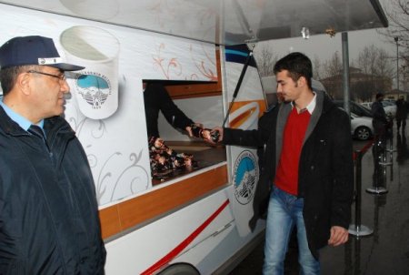 Kılıçdaroğlu’nun tazminatı öğrencilere sucuk oldu