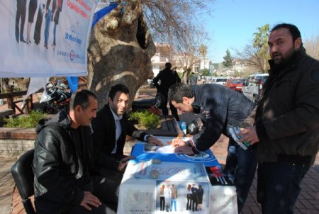 Kılık kıyafet özgürlüğü için Manavgat'ta kısa sürede 6 bin imza toplandı