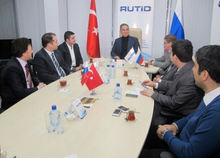 Kilis valisi Rusya’da konuştu: Suriyeli kardeşlerimizi bağrımıza bastık