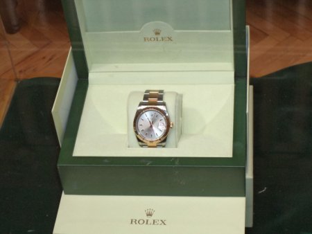 Kilise elektrik borcunu ödenmek için bağışlanan kol saatine ilgi olmadı