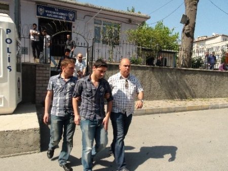 Kilise önünde ateş eden 2 kişi adliyede