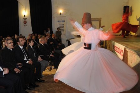 Kilisede sema gösterisi yapıldı