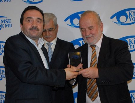 Kimse Yok Mu, bağışçılarına teşekkür plaketi verdi