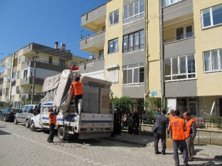 Kimse Yok Mu, Edremit’teki sel mağdurlarına yardım eli uzattı