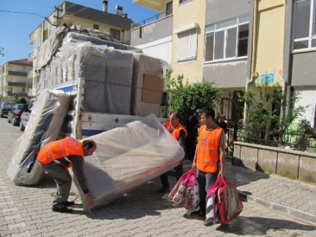 Kimse Yok Mu, Edremit’teki sel mağdurlarına yardım eli uzattı