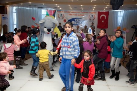 Kimse Yok Mu, Gazzeli yetimleri de sevindiriyor