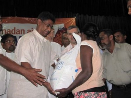 Kimse Yok Mu, Sri Lanka'da Bin Fakir Aileye Yardım Dağıttı