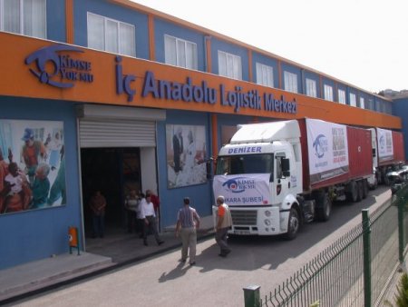 Kimse Yok Mu 3 Bin 700 Tonluk Gemiyi Mogadişu'ya Gönderecek