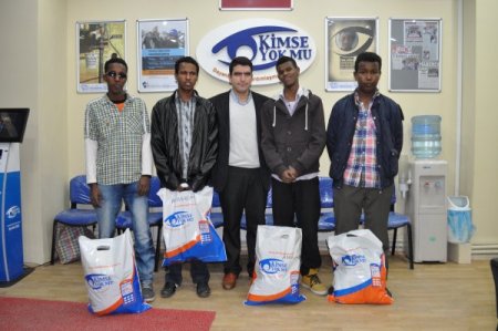 Kimse Yok Mu Balıkesir'deki Somalili öğrencilerin ihtiyaçlarını karşılıyor