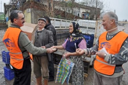 Kimse Yok Mu Derneği, Alevi Köylerinde Aşure Dağıttı