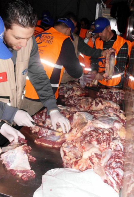 Kimse Yok Mu Derneği, Bitlis’te 2 bin 700 aileye kurban eti ulaştıracak