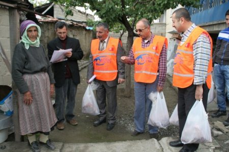 Kimse Yok Mu Derneği, Erzincan'da 500 aileye kurban eti dağıttı