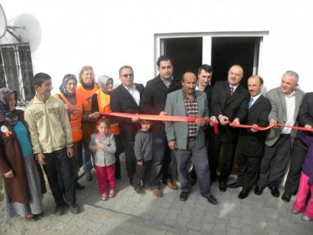 Kimse Yok Mu Derneği, Fakir Ve Engelli Aileyi Ev Sahibi Yaptı