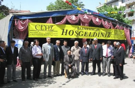 Kimse Yok Mu Derneği, İhtiyaç Sahiplerine Yardım Etmek İçin Kermes Açtı
