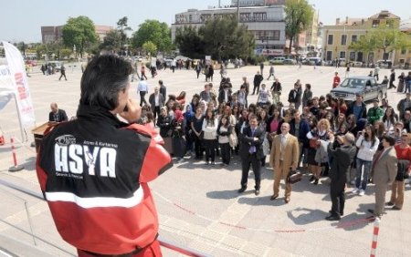 Kimse Yok Mu Derneği, kan bağışı ve depreme dikkat çekti