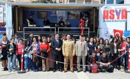 Kimse Yok Mu Derneği, kan bağışı ve depreme dikkat çekti