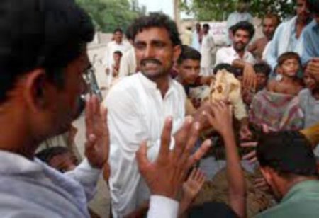 Kimse Yok Mu Derneği, Pakistan'a Çadır Ve Malzeme Gönderiyor