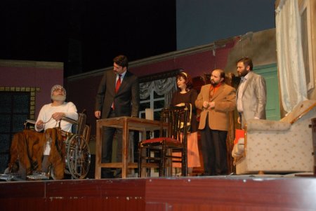 Kimse Yok Mu Derneği'nden 'Biz Varız' tiyatro gösterisi