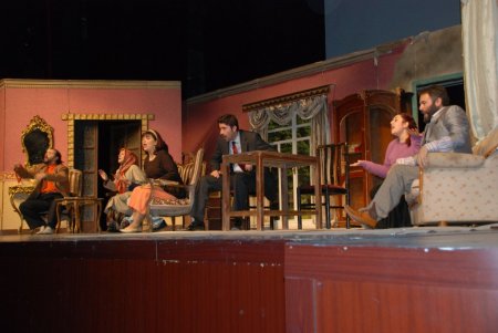 Kimse Yok Mu Derneği'nden 'Biz Varız' tiyatro gösterisi