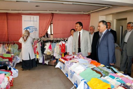 Kimse Yok Mu Derneği’nden Hayır Kermesi