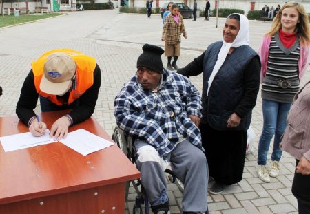 Kimse Yok Mu Derneği'nin yardımı Arnavutları sevindirdi