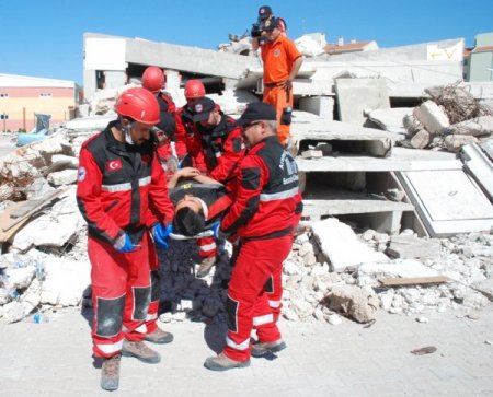 Kimse Yok Mu Derneği’nin Yeni Birimi İzmir Asya Ekibi Göreve Hazır