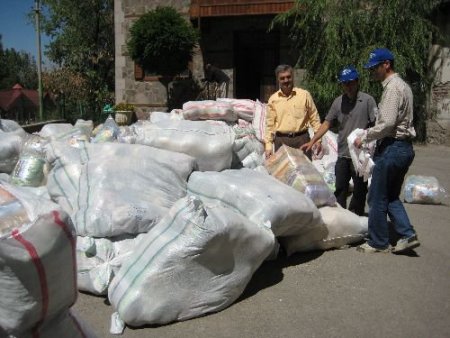 Kimse Yok Mu Erzurum Şubesi Pakistan'a Bin Battaniye Gönderdi