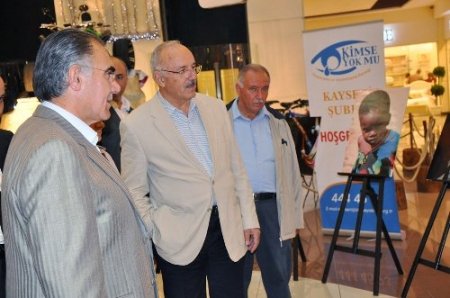 Kimse Yok Mu Somali faaliyetlerini sergiyle anlattı