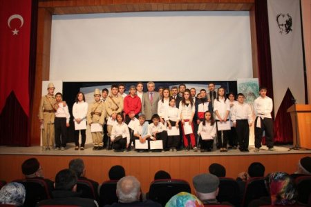 Kimsesiz Çocuklar Şehitleri Tiyatro İle Andı