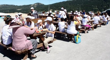 Kimsesiz çocuklar yaz kampıyla moral buldu