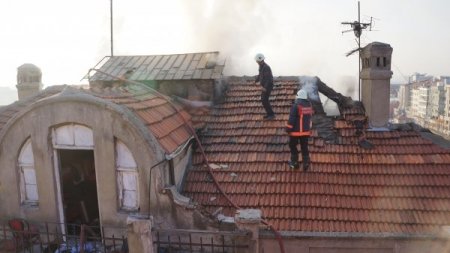 Kimsesizlerin kaldığı otelde yangın paniği