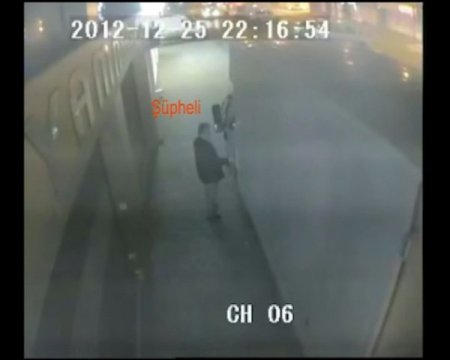 Kimyasal madde yüklü kamyonet, çay kaşığı ile çalınmış