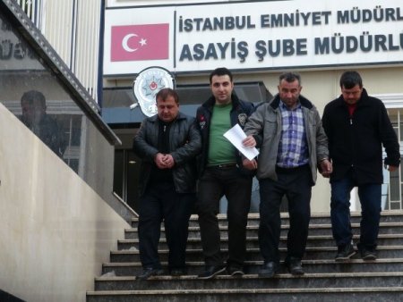 Kimyasal madde yüklü kamyonet, çay kaşığı ile çalınmış