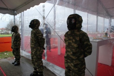 Kimyasal silahlara karşı korumalı elbiselerin ilk partisi teslim edildi