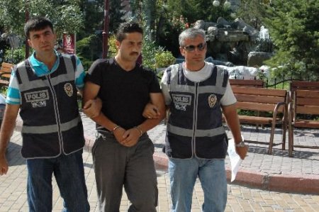 Kına Poşetiyle Eroin Polise Takıldı