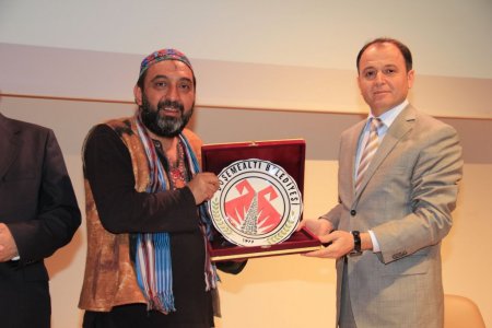 Kınalı Kuzular, Uluslararası Antalya Üniversitesi'nde sahnelendi