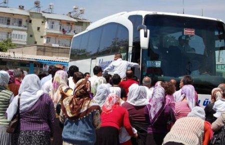 Kınalı Kuzular Davul Zurna Eşliğinde Askere Yollandı