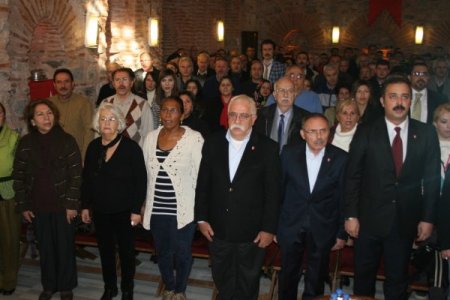 Kırca'dan kendisini mahkemeye veren sanatçılara: Tüh Allah cezanızı versin