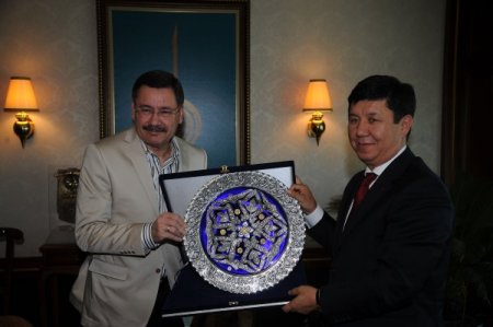 Kırgız Ekonomi Bakanı Sariyev’den Başkan Gökçek’e Ziyaret