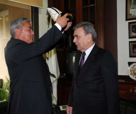 Kırgız Vali: Türkiye'deki Aytmatov Sevgisinden Heyecan Duyduk
