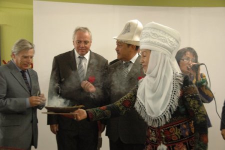 Kırgızistan, Avrupa’daki ilk kültür merkezini Belçika’da açtı