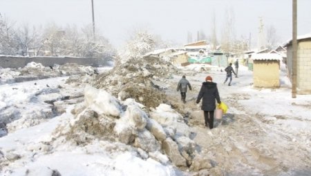 Kırgızistan’da şiddetli kış hayatı olumsuz etkiliyor