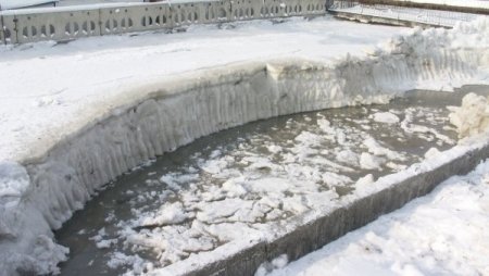 Kırgızistan’da şiddetli kış hayatı olumsuz etkiliyor