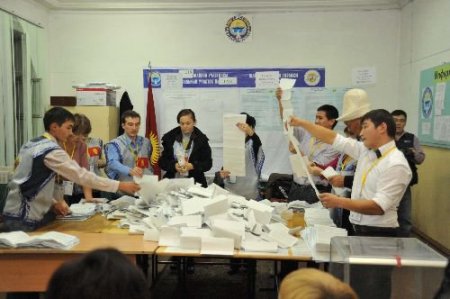 Kırgızistan'daki Seçimlerde Sandıklar Açıldı