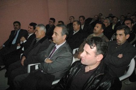 Kırıkhanlılar Dayanışma Derneği Veliler İçin Eğitim Semineri Düzenledi