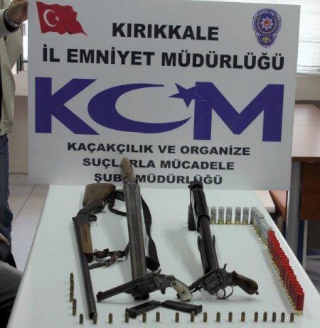 Kırıkkale Emniyeti Çok Sayıda Silah Ele Geçirdi