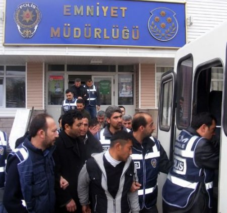 Kırıkkale'de 3 El Bombası Ele Geçirildi, 50 Kişi Gözaltına Alındı