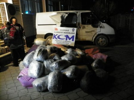 Kırıkkale'de 410 kilo esrar yakalandı